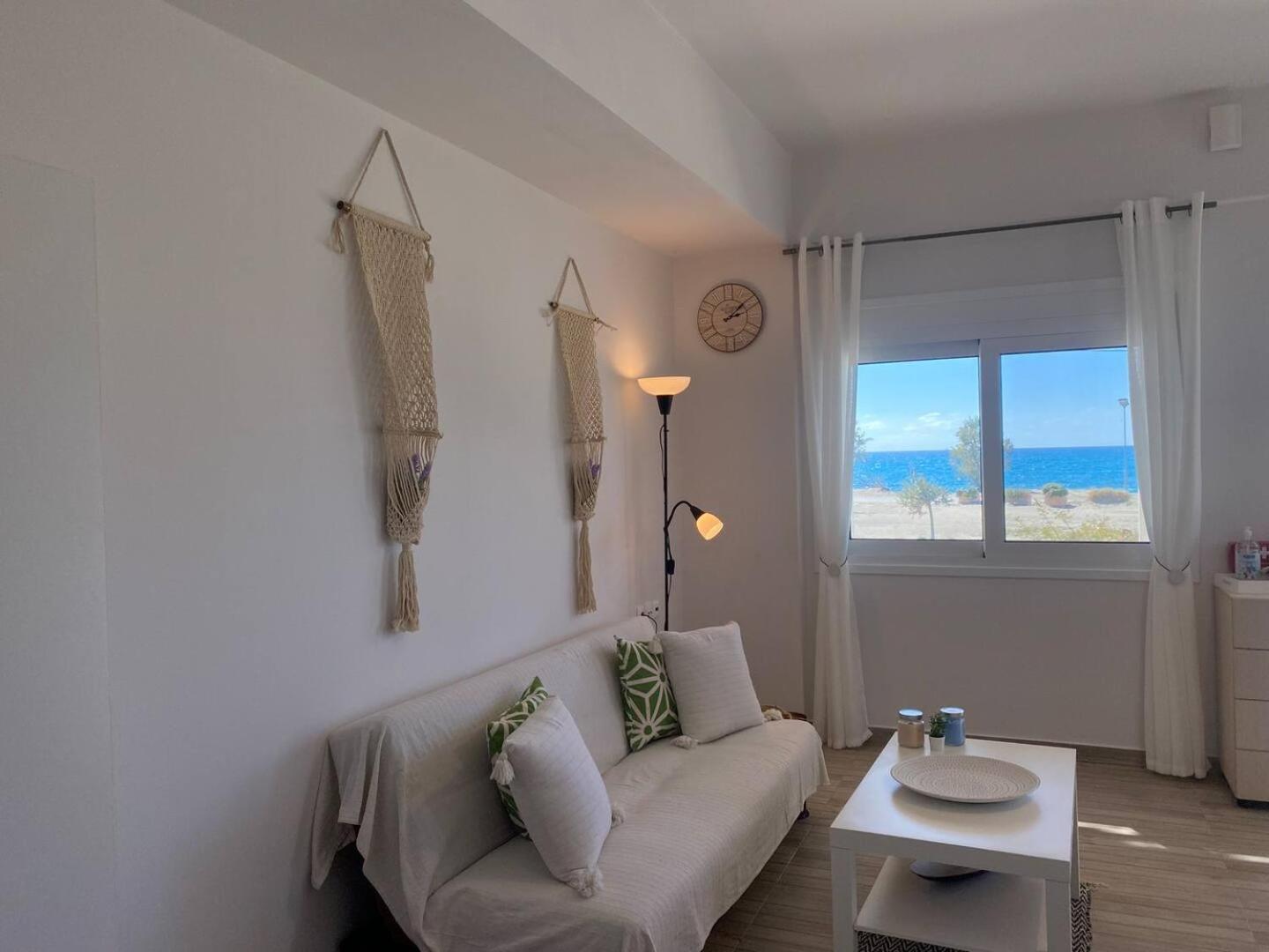 Zen Seaside Apartment 칼라마키 외부 사진